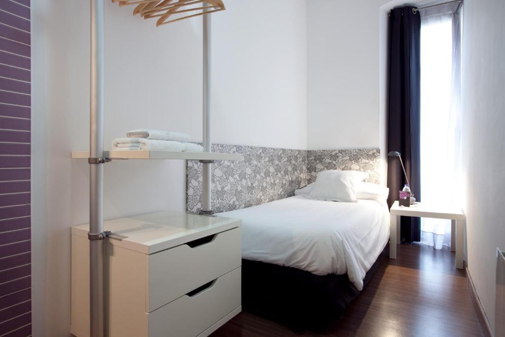 Single Room,32231956:JPEG